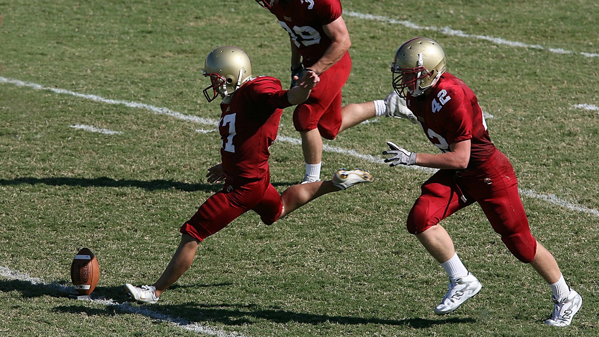 赛尔·阿尔斯塔：南非队无可撼动的防线基石，战术运用极为精准