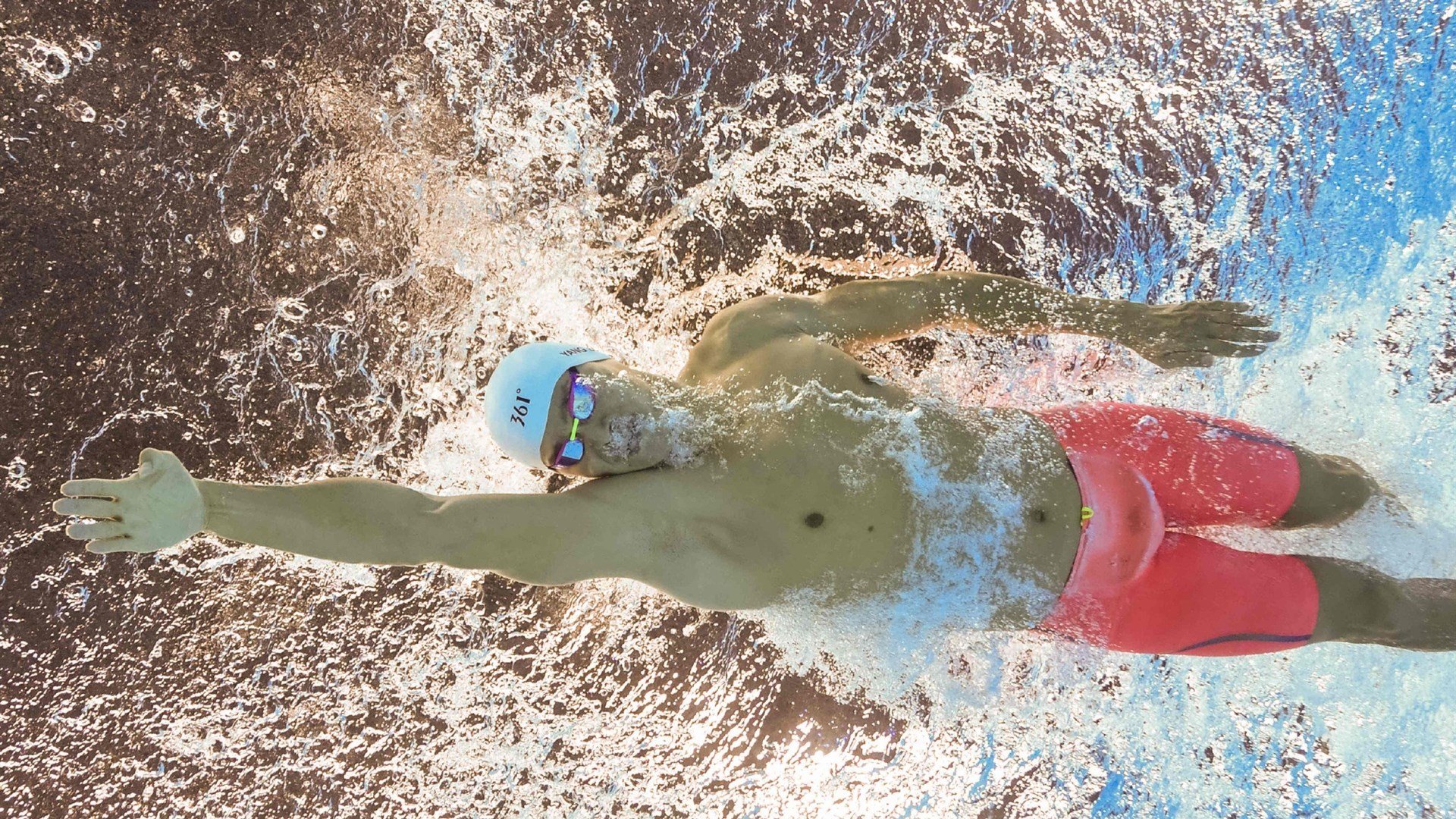 开云全站-乌兰多决赛起跳节奏精准